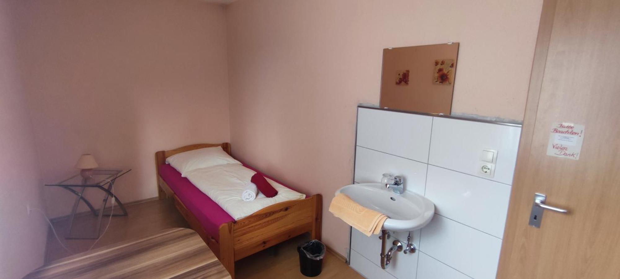 Alb Rooms, Zimmer Auf Der Schwaebischen Alb Oberlenningen Luaran gambar